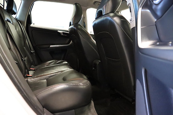 Volvo XC60 10 of 30