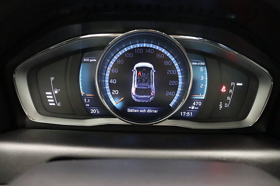 Volvo XC60 17 of 30
