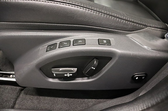 Volvo XC60 13 of 30