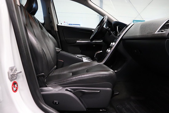 Volvo XC60 9 of 30