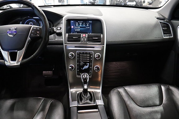 Volvo XC60 16 of 30