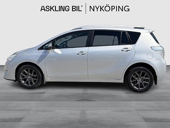 Toyota Verso 3 of 5