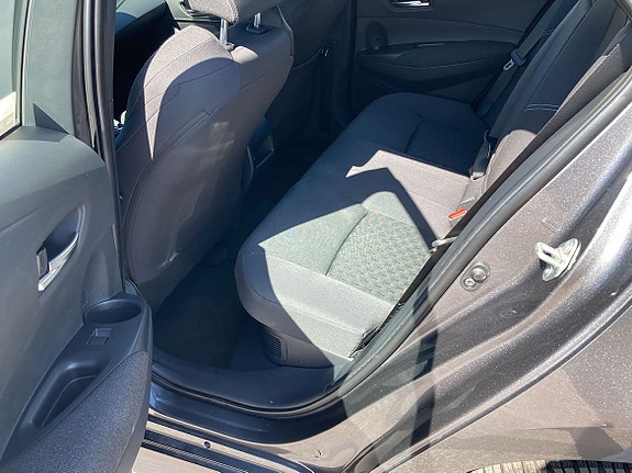 Toyota Corolla 7 of 10