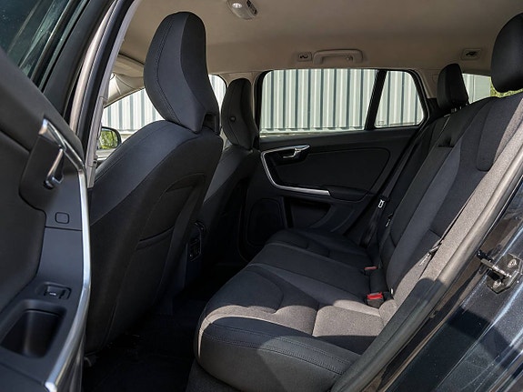 Volvo V60 8 of 13