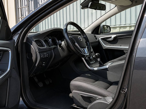 Volvo V60 7 of 13
