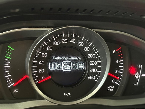 Volvo XC60 15 of 20