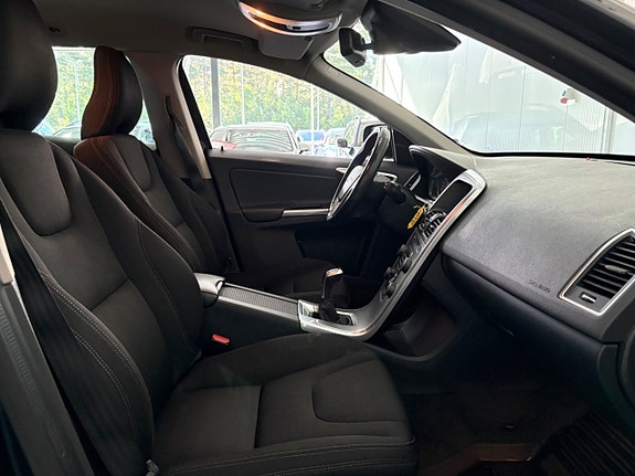 Volvo XC60 12 of 20