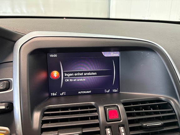 Volvo XC60 13 of 20