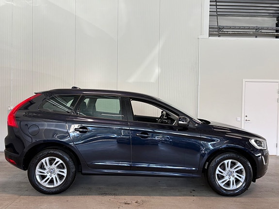 Volvo XC60 2 of 20