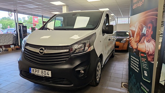 Opel Vivaro 2 of 5