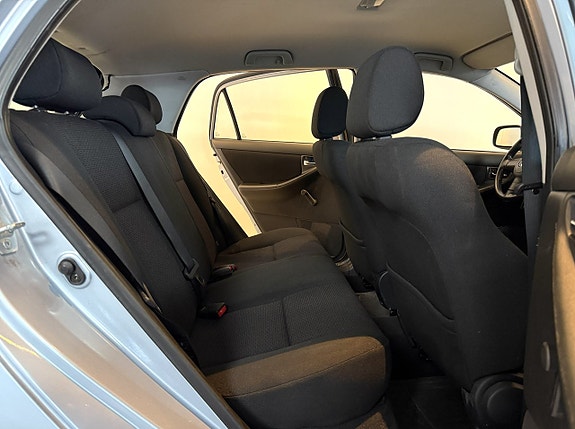 Toyota Corolla 8 of 18