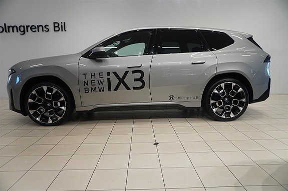BMW iX3 3 of 5