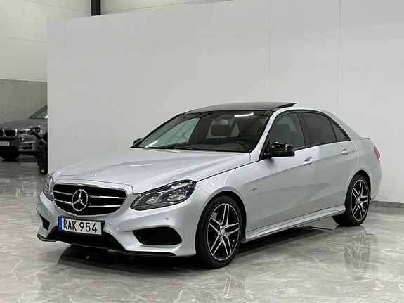 Mercedes-Benz E220 4 of 5