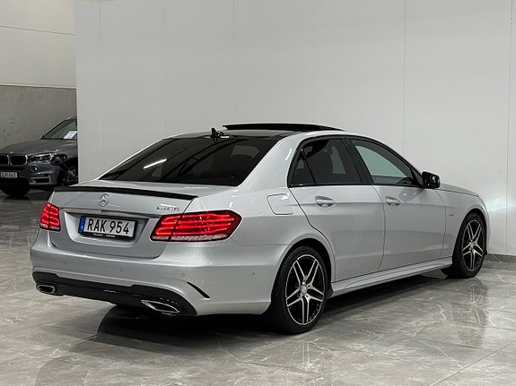Mercedes-Benz E220 5 of 5