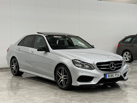 Mercedes-Benz E220 2 of 5