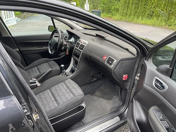 Peugeot 307 13 of 18