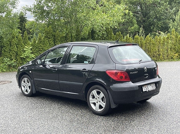 Peugeot 307 4 of 18