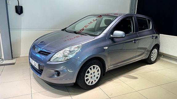Hyundai i20 2 of 5