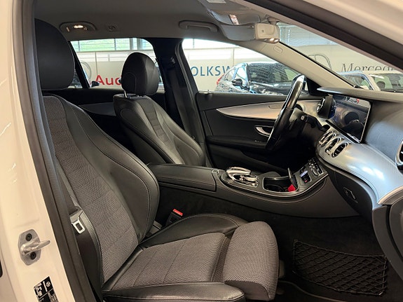 Mercedes-Benz E220 13 of 21