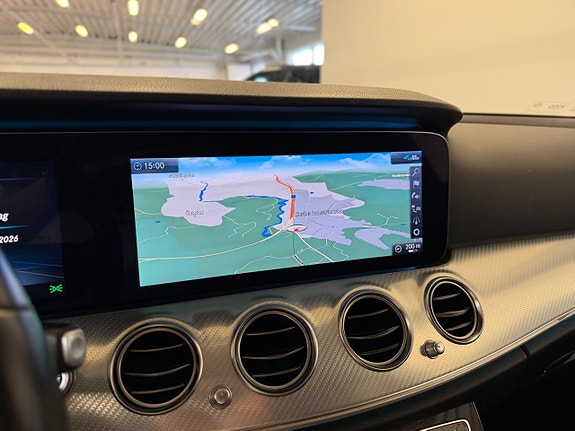 Mercedes-Benz E220 17 of 21
