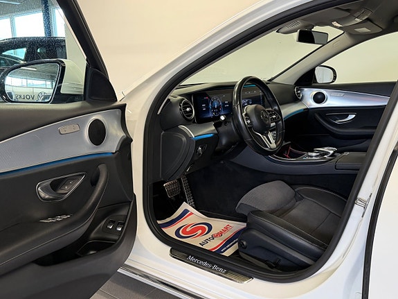 Mercedes-Benz E220 5 of 5