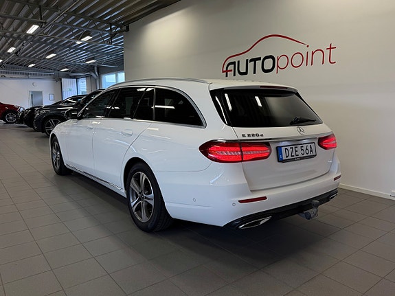 Mercedes-Benz E220 5 of 5