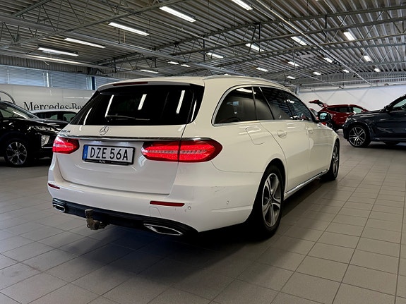 Mercedes-Benz E220 10 of 21