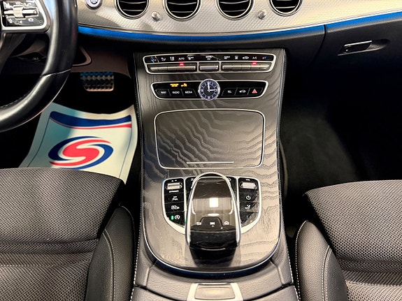Mercedes-Benz E220 16 of 21