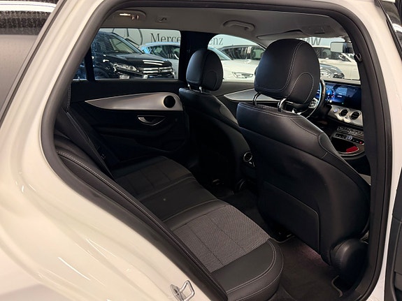 Mercedes-Benz E220 12 of 21