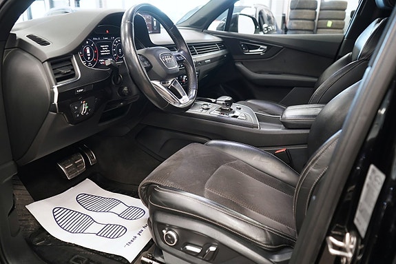 Audi Q7 9 of 26