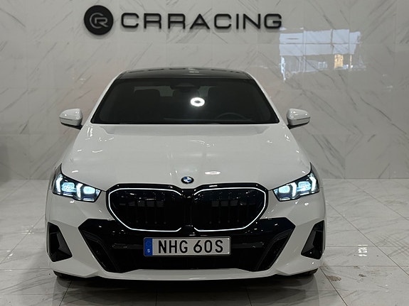 BMW 520d 2 of 5