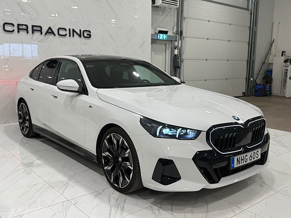 BMW 520d 3 of 5