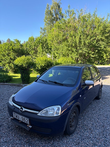 Opel Corsa 2 of 5
