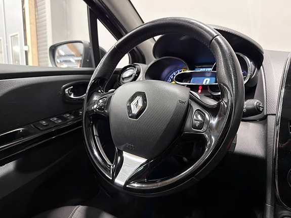 Renault Clio 21 of 26
