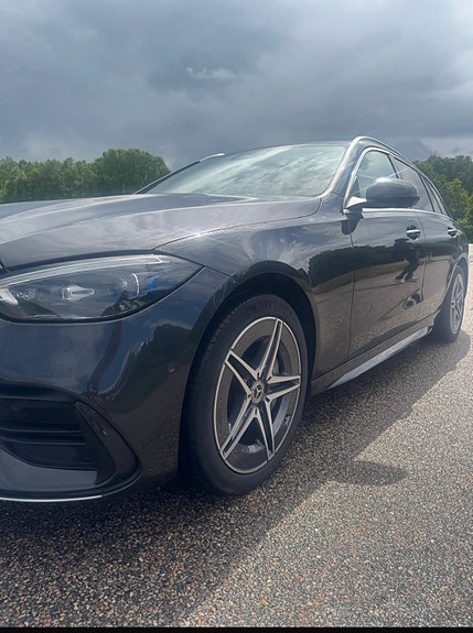 Mercedes-Benz C300 e 2 of 5