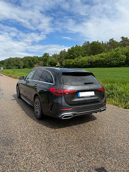 Mercedes-Benz C300 e 4 of 5