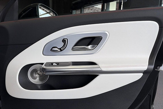 Mercedes-Benz CLA350 10 of 15