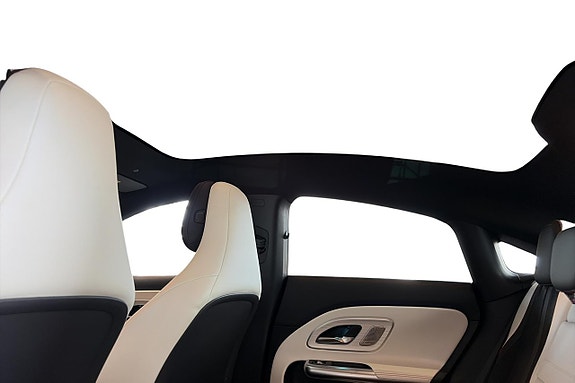 Mercedes-Benz CLA350 13 of 15