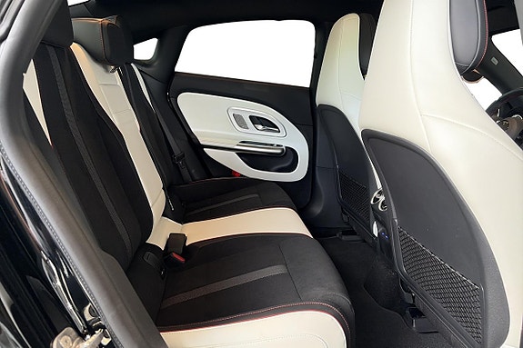 Mercedes-Benz CLA350 11 of 15