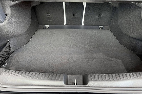 Mercedes-Benz CLA350 14 of 15