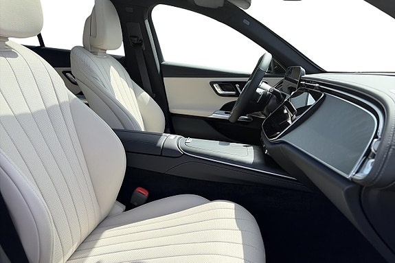 Mercedes-Benz E300 de 4 of 28