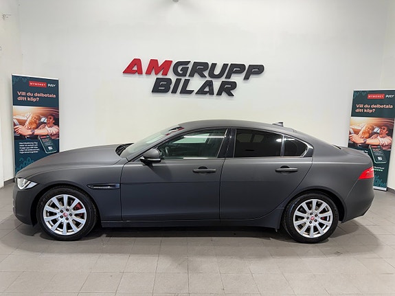 Jaguar XE 4 of 25