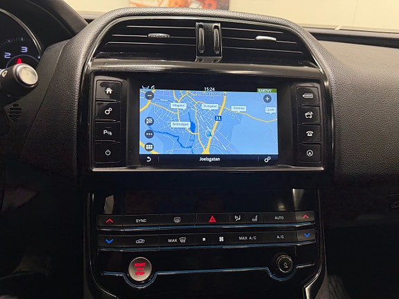 Jaguar XE 16 of 25