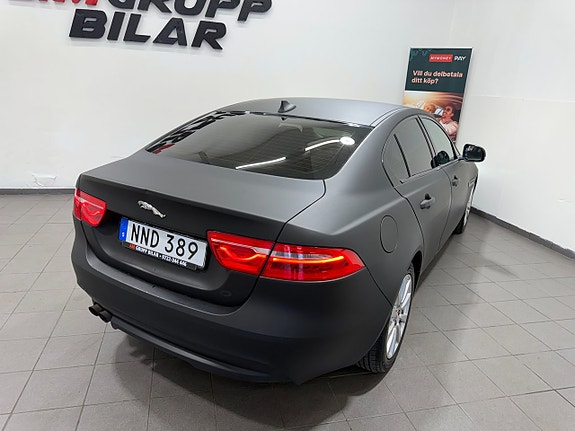 Jaguar XE 10 of 25