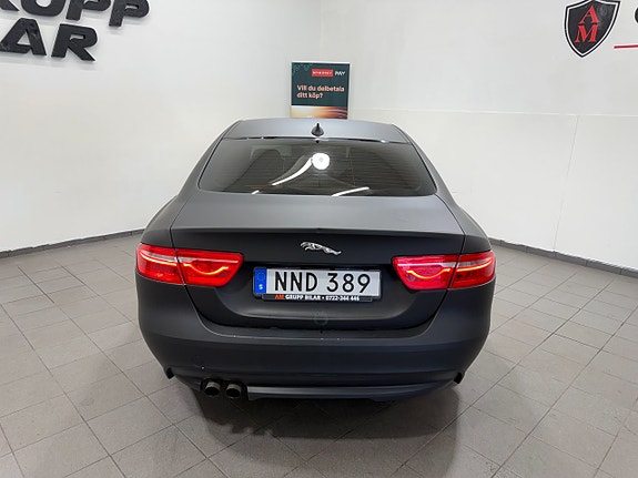 Jaguar XE 8 of 25