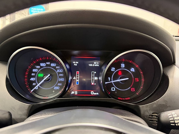 Jaguar XE 20 of 25