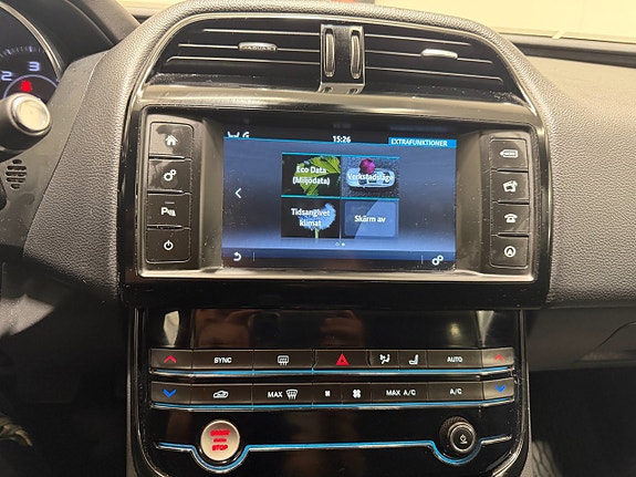 Jaguar XE 24 of 25