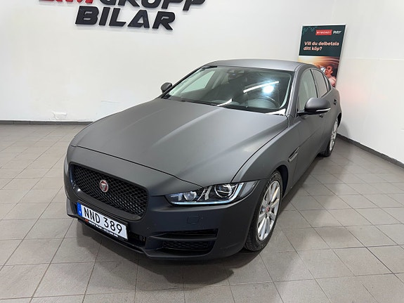 Jaguar XE 11 of 25