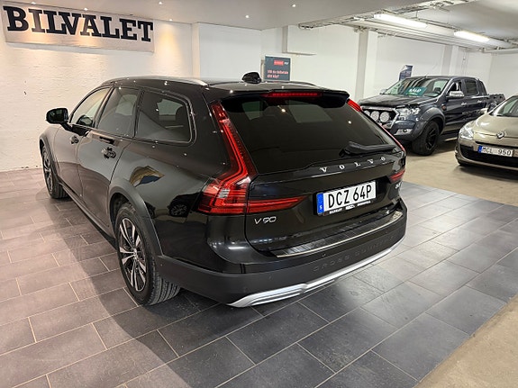 Volvo V90 Cross Country 4 of 5