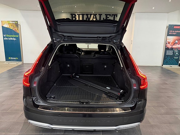 Volvo V90 Cross Country 7 of 21